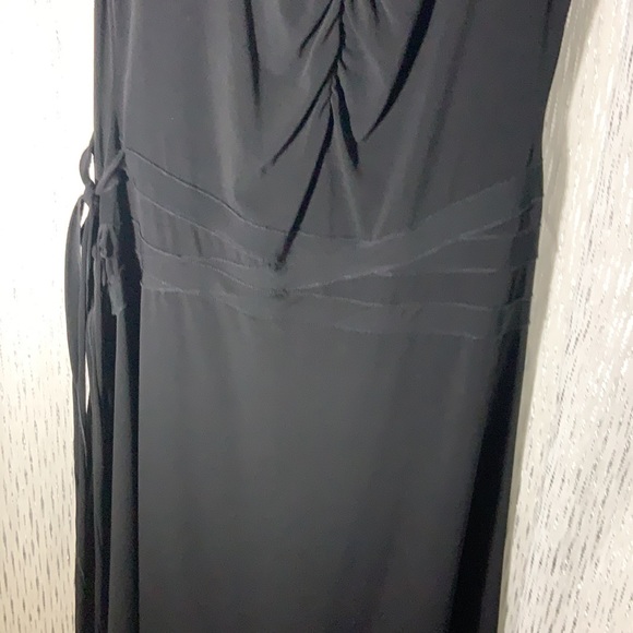 Black Parallel Dress - Picture 3 of 4